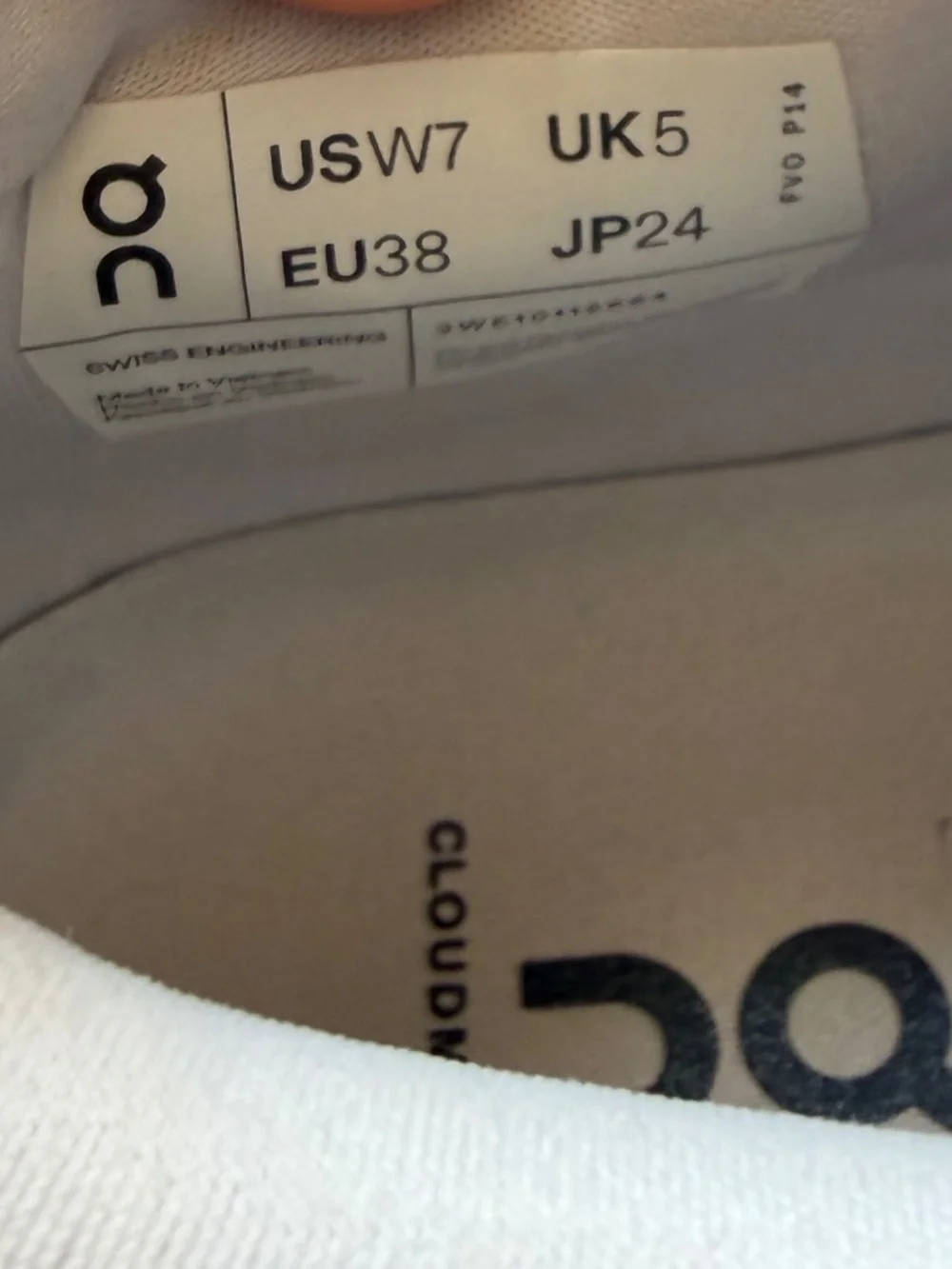 On Running Cloudmonster Running Sneakers